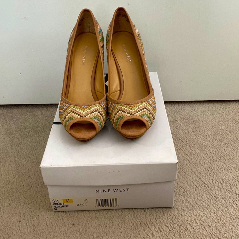 Nine West platform 4” high heel 6.5 peep toe